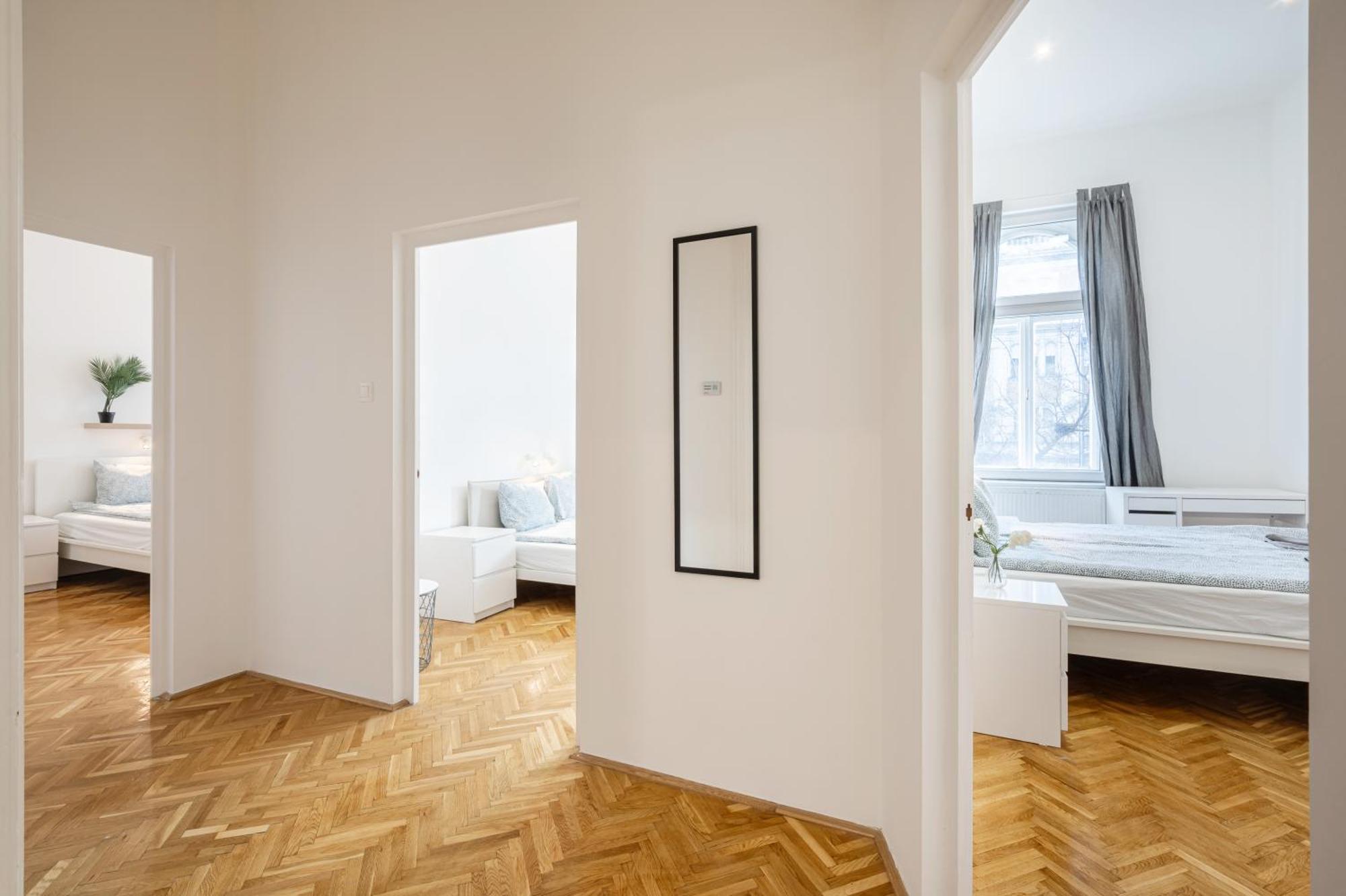Luxurious Downtown Family Suite Budapest Exterior photo