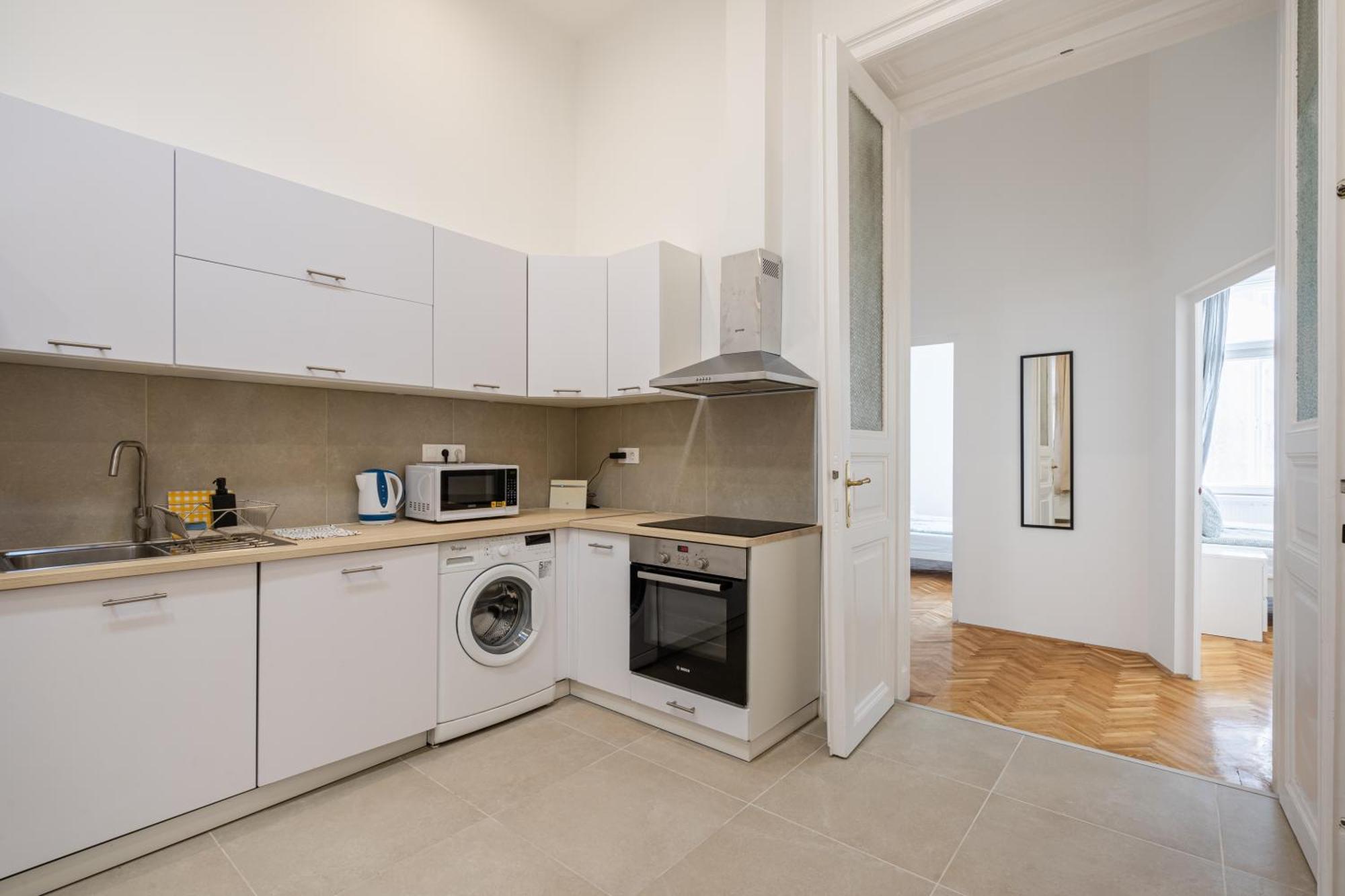 Luxurious Downtown Family Suite Budapest Exterior photo